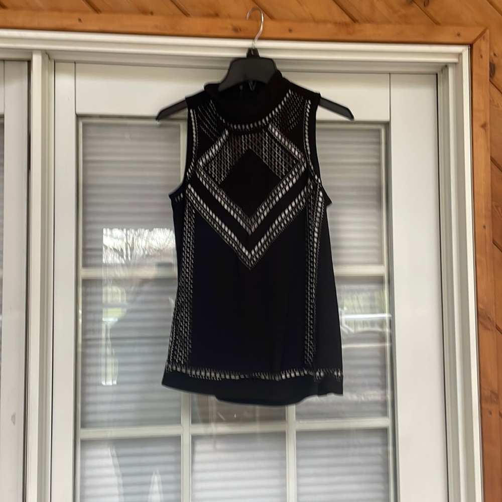 Cartise  Black & White Cut Out Top. Size M
